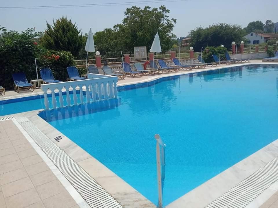 Ektor Apartments @Swimming Pool Sidárion Exterior photo